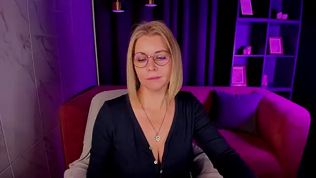 Annie Light online show from October 21, 6:17 am