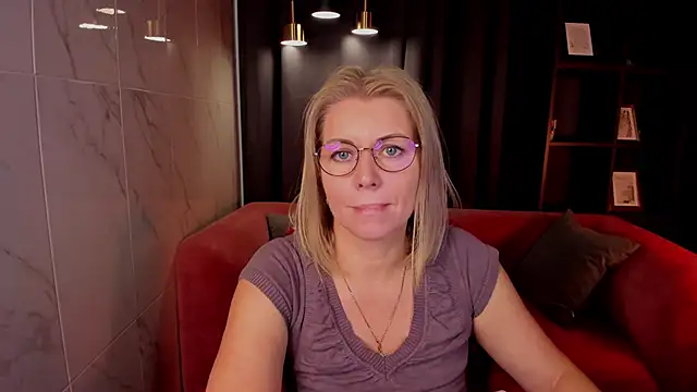 Annie Light online show from September 24, 6:01 am