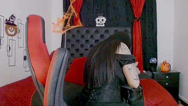 misslombana online show from October 4, 5:46 am