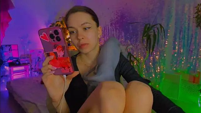 poli   online show from March 21, 6:13 pm