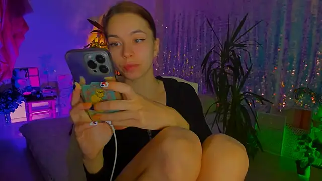 poli   online show from November 1, 7:40 pm