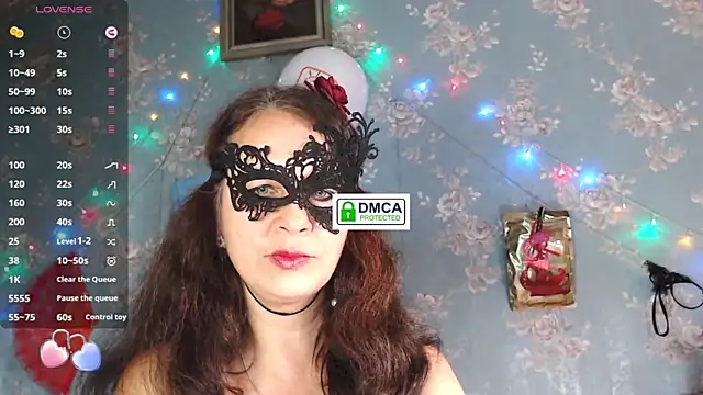 VanezaSmith online show from October 31, 8:46 pm