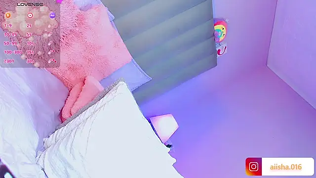 AiishaRose online show from April 29, 3:15 pm