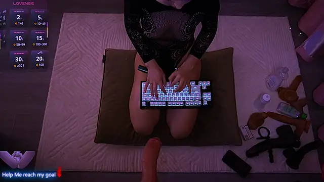 Redhead Shark new online show from April 26, 8:39 pm