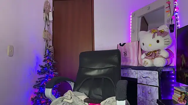 salome polaniiee online show from November 27, 6:49 am