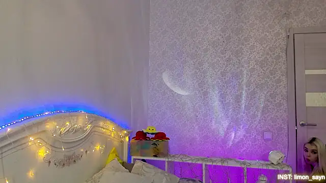 LillyMoure  online show from February 3, 2:53 am