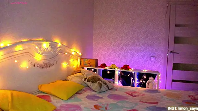 LillyMoure  online show from March 2, 10:59 pm