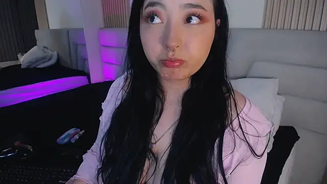 Miss Loise online show from November 10, 3:45 am