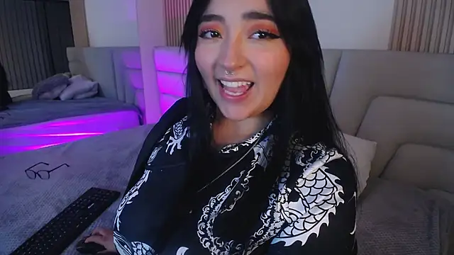 Miss Loise online show from November 14, 2:55 am