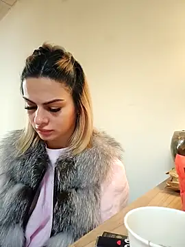 TiffanyMaze online show from April 6, 6:25 am