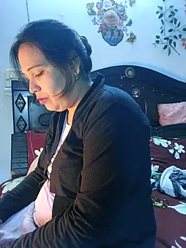 Poojabhabi101 online show from January 11, 6:18 am