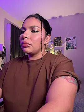 GigiiStone online show from April 29, 10:37 pm