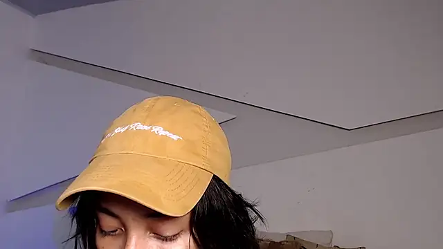 Snapshot of hot_little_bunny chatting on September 9, 9:47 pm hot little bunny online show from September 9, 9:47 pm