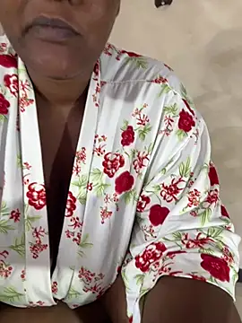 LiraRusso online show from April 25, 8:28 pm