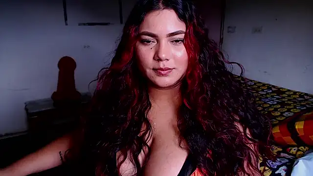 girl milk2 online show from April 22, 7:00 pm