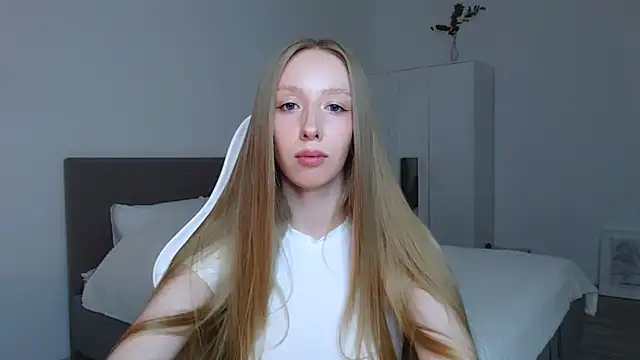 Snapshot of Luna_insniity chatting on September 17, 8:18 pm Luna insniity online show from September 17, 8:18 pm