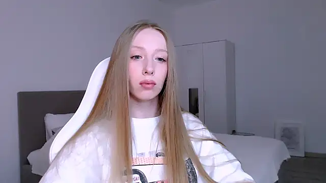 Luna insniity online show from February 10, 8:56 pm