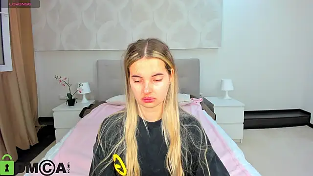 Donna Evans online show from April 29, 12:03 am