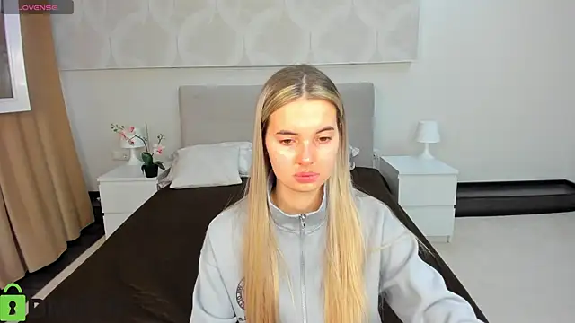 Donna Evans online show from April 4, 12:09 am