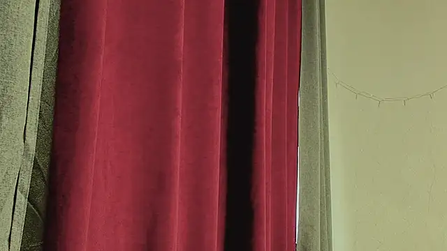 SecretAnni online show from October 5, 11:15 am