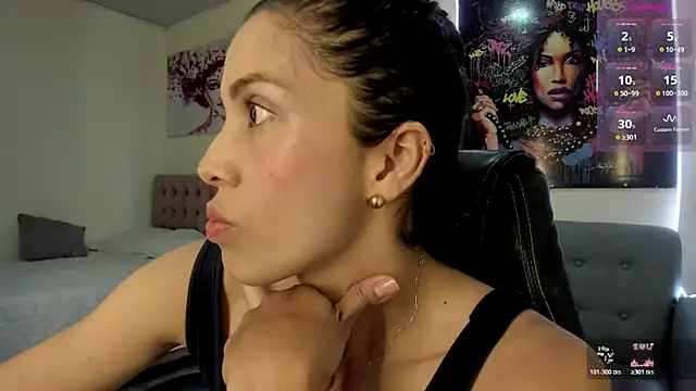 andykiuty online show from April 27, 7:55 pm