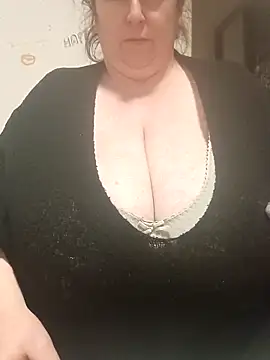 Nataliesbestjuggs online show from February 16, 12:32 am