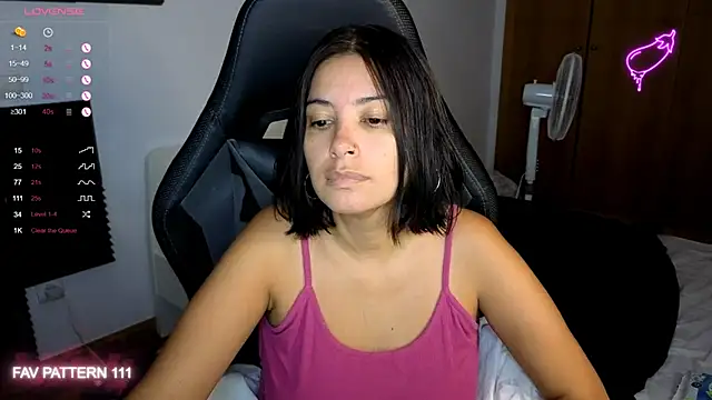 Snapshot of AnnaQueen chatting on September 26, 2:20 am AnnaQueen online show from September 26, 2:20 am