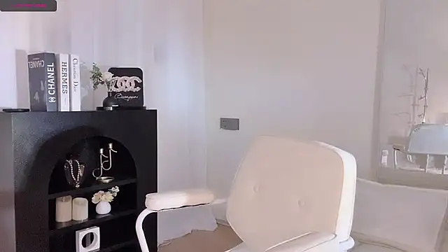 Snapshot of lvy-w chatting on September 17, 11:30 am lvy-w online show from September 17, 11:30 am