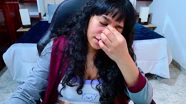 laureentt  online show from October 25, 3:14 am