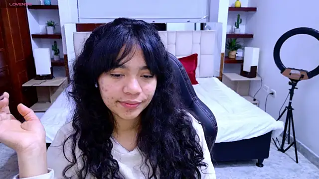 Snapshot of laureentt_ chatting on September 13, 3:36 am laureentt online show from September 13, 3:36 am