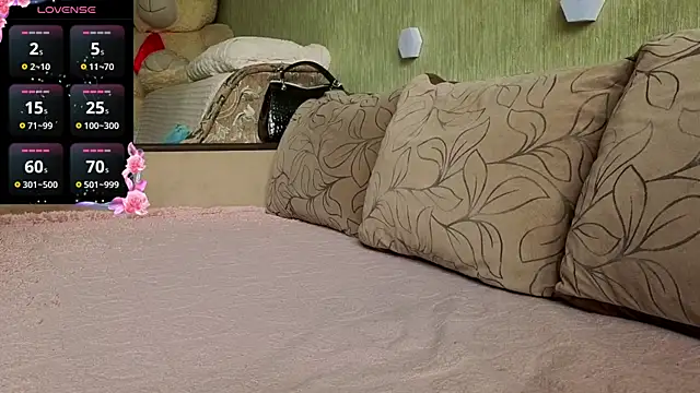 Black or white ANGEL online show from April 12, 10:18 am