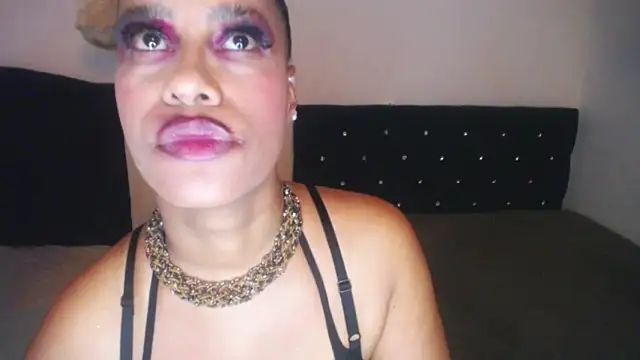 pamela guzmaan online show from March 11, 11:40 pm