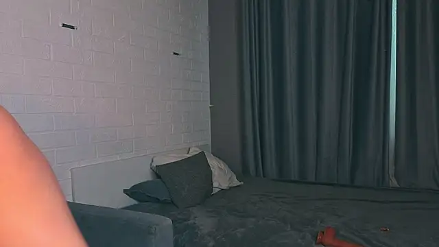 Ashley-Urban online show from April 22, 2:52 am