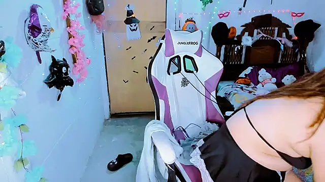 SofiaOlivares online show from October 29, 9:50 pm