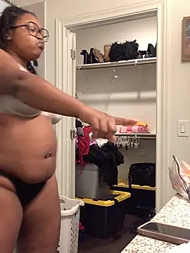 SweetHoneyBunz online show from July 11, 3:01 pm