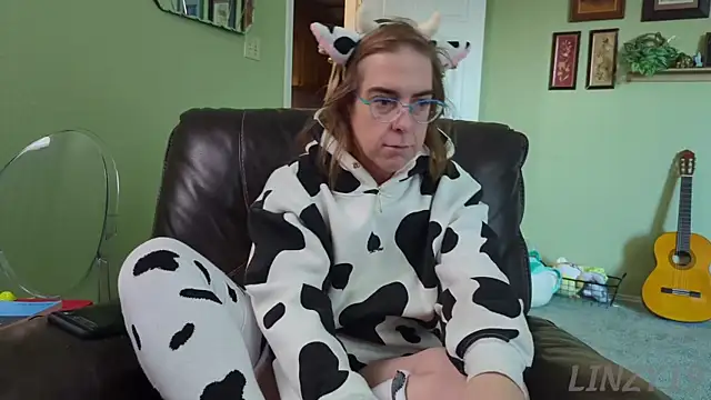 Linzy 19 online show from November 6, 2:56 pm