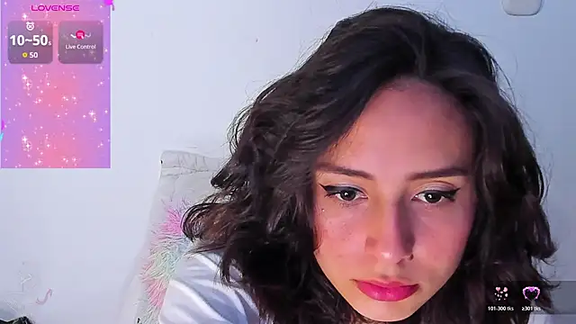 lunacandyy13 online show from January 18, 7:37 am