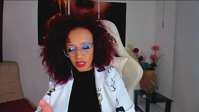 Snapshot of ScarlettMalbec chatting on October 11, 10:56 pm ScarlettMalbec online show from October 11, 10:56 pm