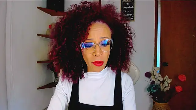 Snapshot of ScarlettMalbec chatting on September 30, 9:52 pm ScarlettMalbec online show from September 30, 9:52 pm