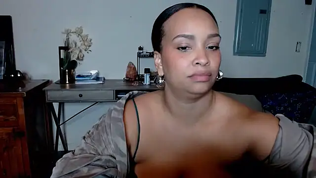 SashaEstrella online show from October 25, 6:43 am