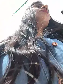 Astrid-- online show from April 10, 3:18 pm