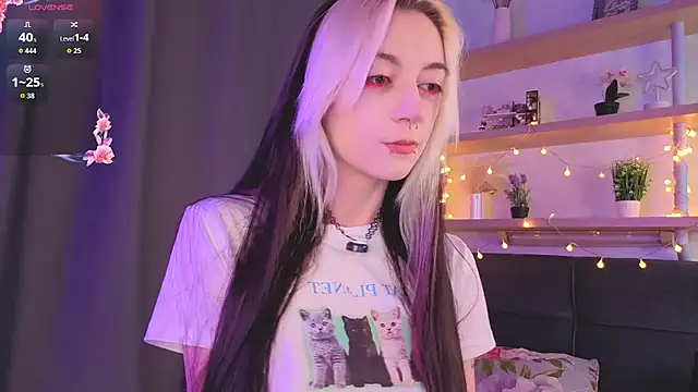 TristaRoht online show from April 24, 3:15 pm