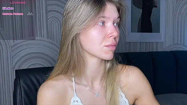Snapshot of viviann_evans chatting on September 16, 1:13 am viviann evans online show from September 16, 1:13 am
