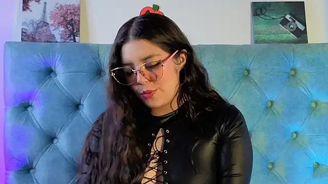 Paola Lyon  online show from November 4, 6:46 pm