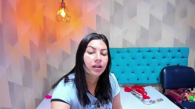 AdaFawxx online show from April 18, 4:26 am