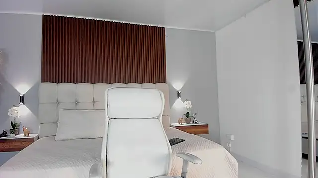 sofi potter  online show from January 15, 5:08 pm