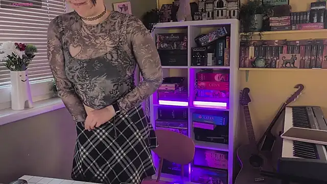 LelianaHazel online show from March 17, 4:00 pm