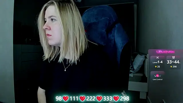 Olivia Munk online show from April 26, 3:37 am