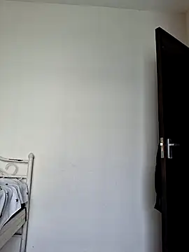 Kamdollie online show from April 26, 5:27 am