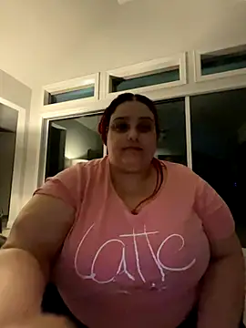 Snapshot of bbwredhead chatting on October 5, 2:27 am bbwredhead online show from October 5, 2:27 am